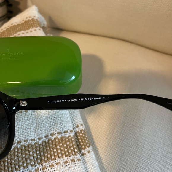 Kate spade sunglasses - Picture 3 of 3